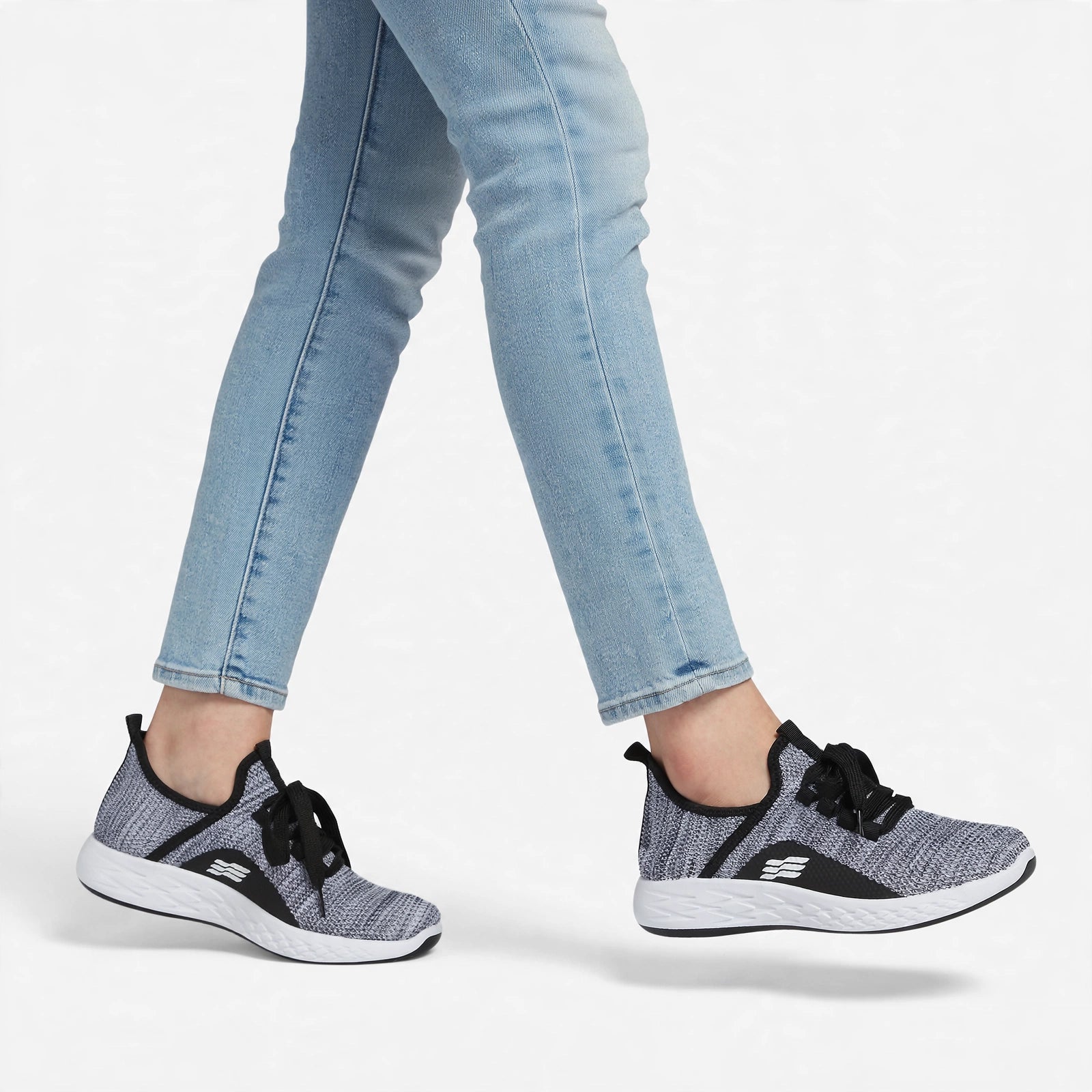 Women’s Retro Contrast-Stripe Low-Top Sneakers