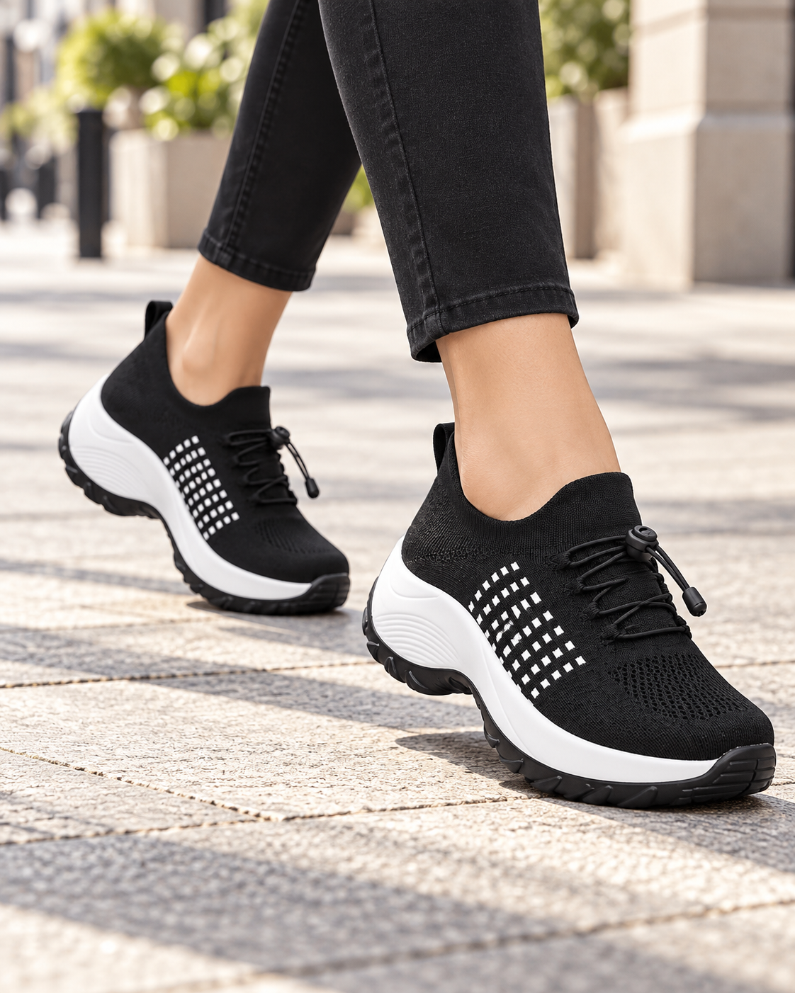 Stretch-Cushion Walking Shoes