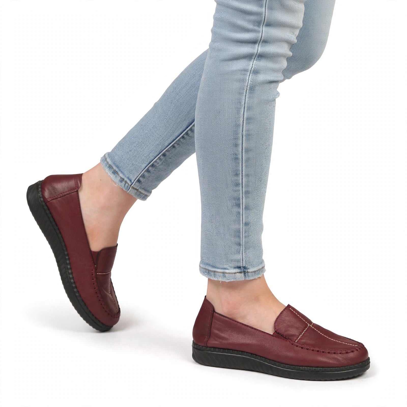 Women’s Gold-Accent Leather Comfort Loafers