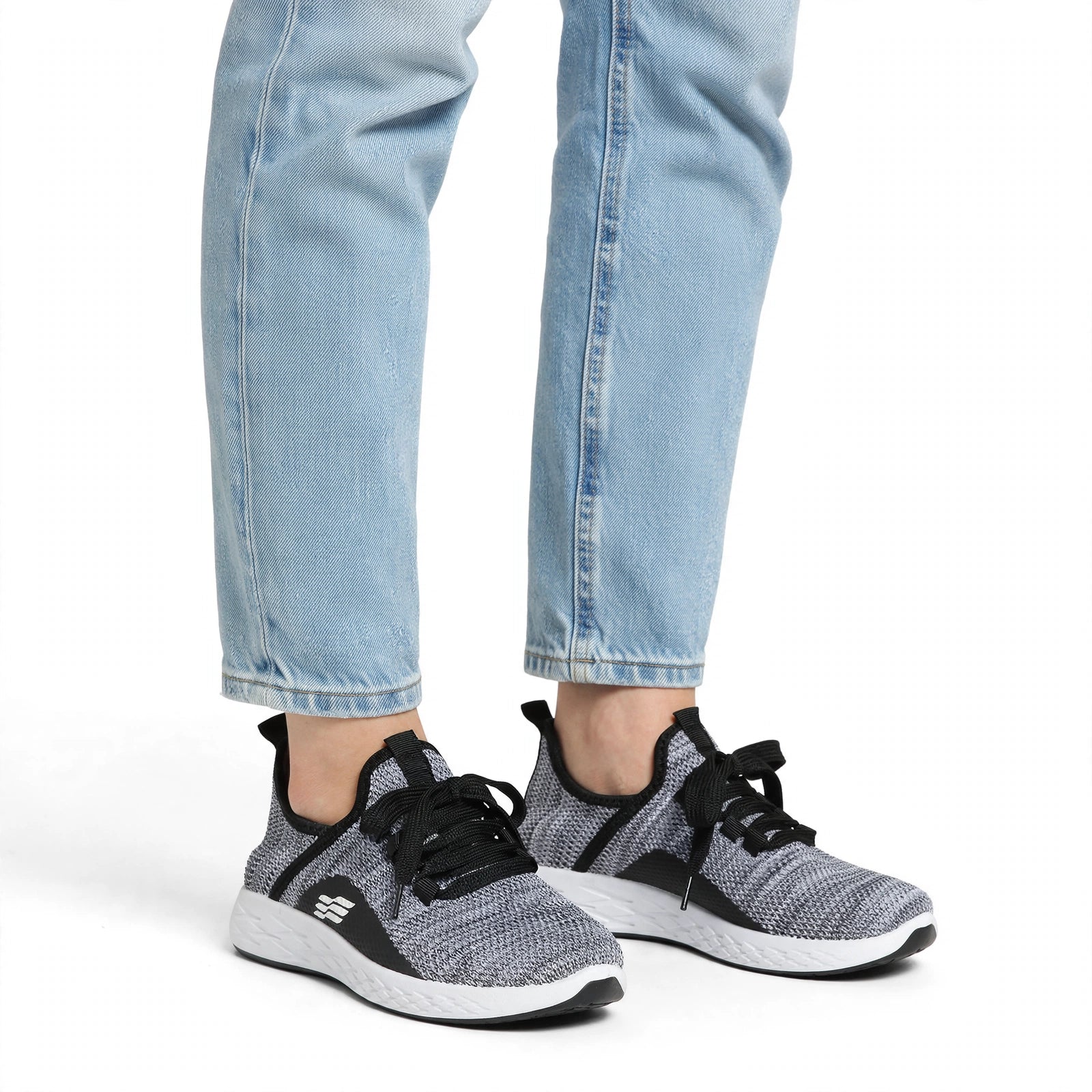Women’s Retro Contrast-Stripe Low-Top Sneakers